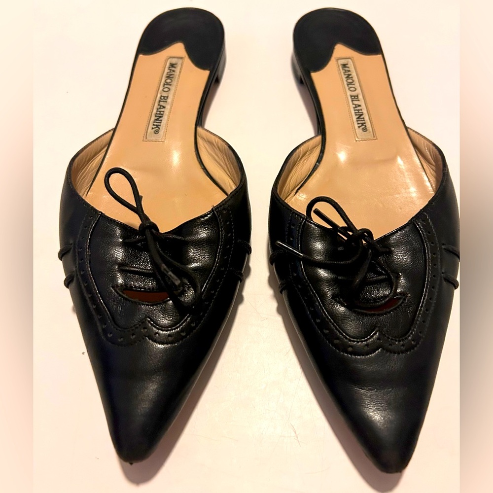Vintage Manolo Blahnik leather pointed toe mules- Size 38